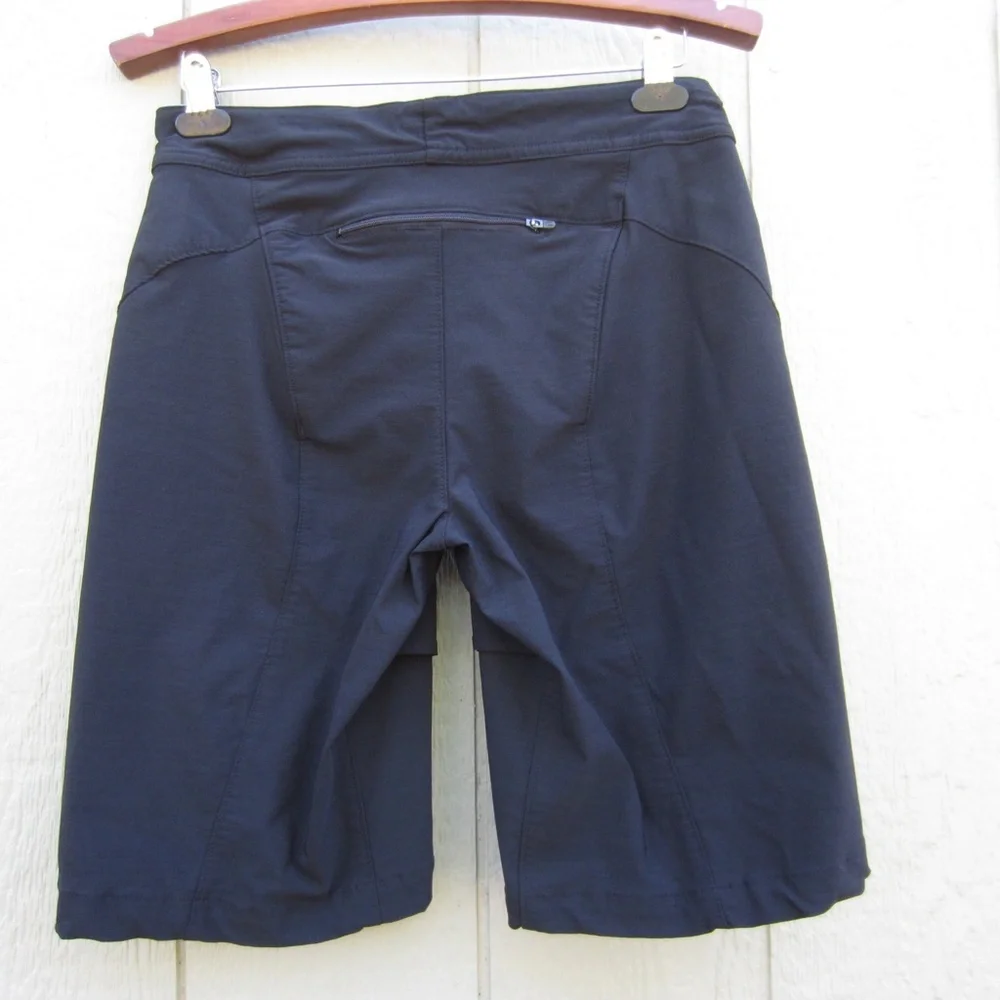 Vintage NIKE Shorts Mens M Black Back Zip‎ Pocket Knee Length Vented Hood /Loop